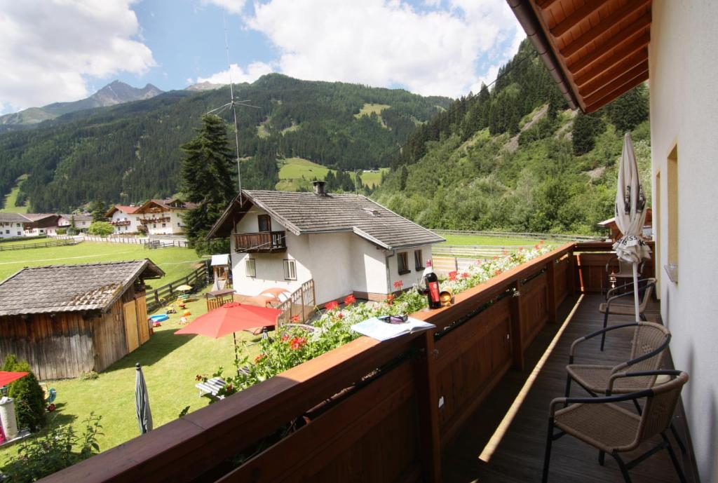 Alpenpension Elferblick Neustift im Stubaital Zimmer foto